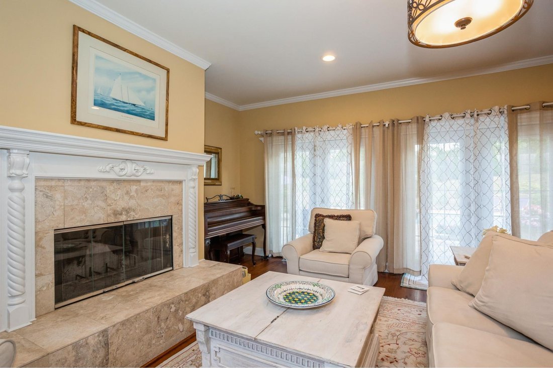 Southampton, New York, United States 4 - 18348171