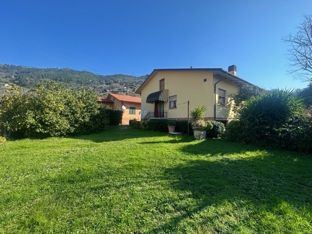 Villa in Seravezza, Tuscany, Italy 1 - 18345402