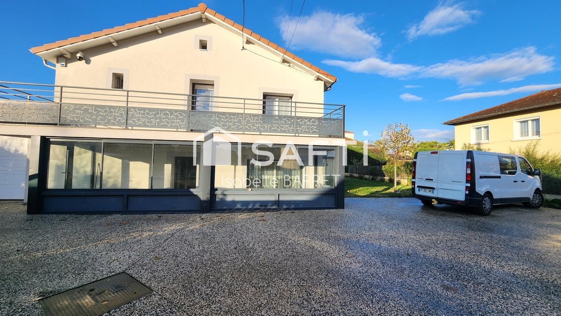 House in Decines-Charpieu, Auvergne-Rhône-Alpes, France 1 - 16748261
