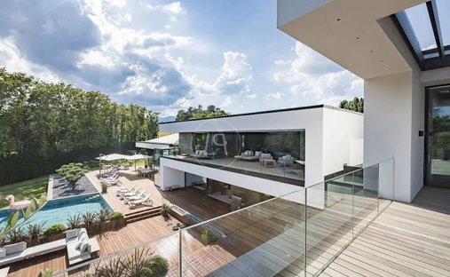 Haus in Mies, Waadt, Schweiz 1