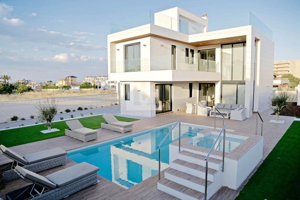 Villa in Orihuela, Valencian Community, Spain 1 - 14426039