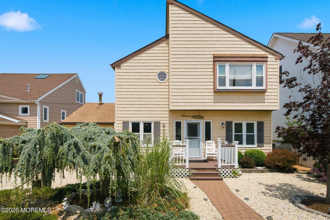 House in Brick Township, New Jersey, United States 1 - 18349155