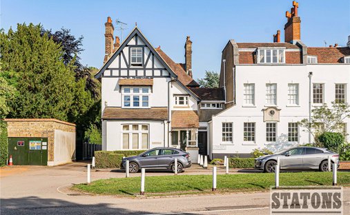 House in Hadley Common, Barnet, England 1