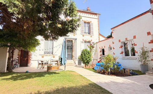 House in Bourgogne-Pasteur, Orleans, France 1