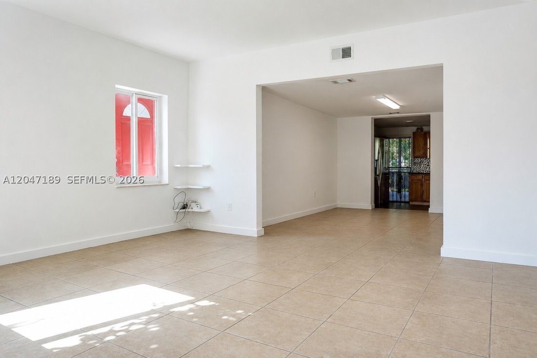 House in Hialeah, Florida, United States 4 - 18349749
