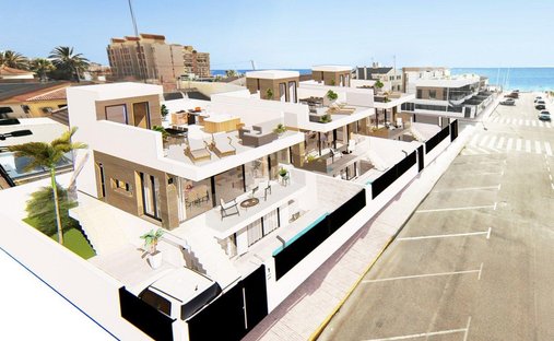 Villa in Torrevieja, Valencian Community, Spain 1
