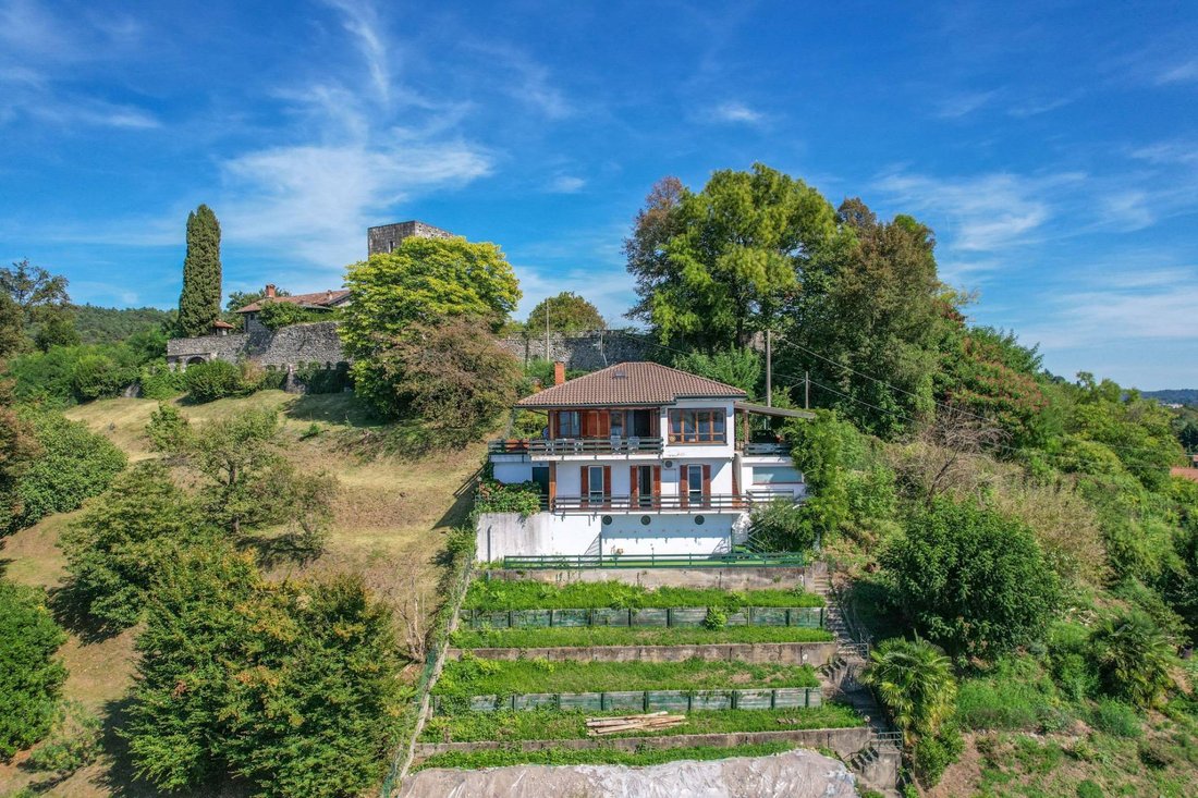 Villa in Lisanza, Lombardy, Italy 3 - 18341708