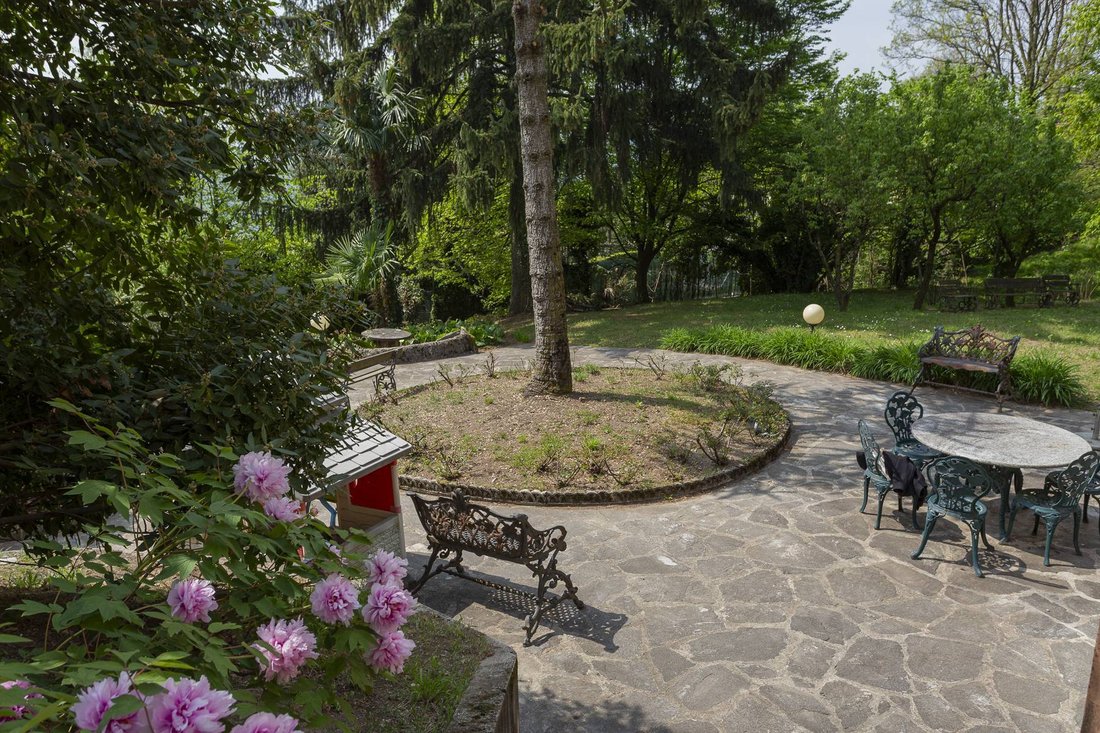 Villa in Brunate, Lombardy, Italy 2 - 18341767