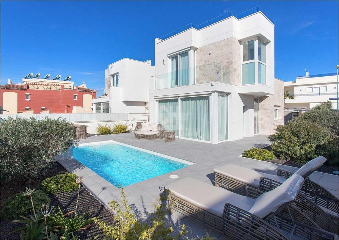 Villa in Torrevieja, Valencian Community, Spain 1 - 14427312