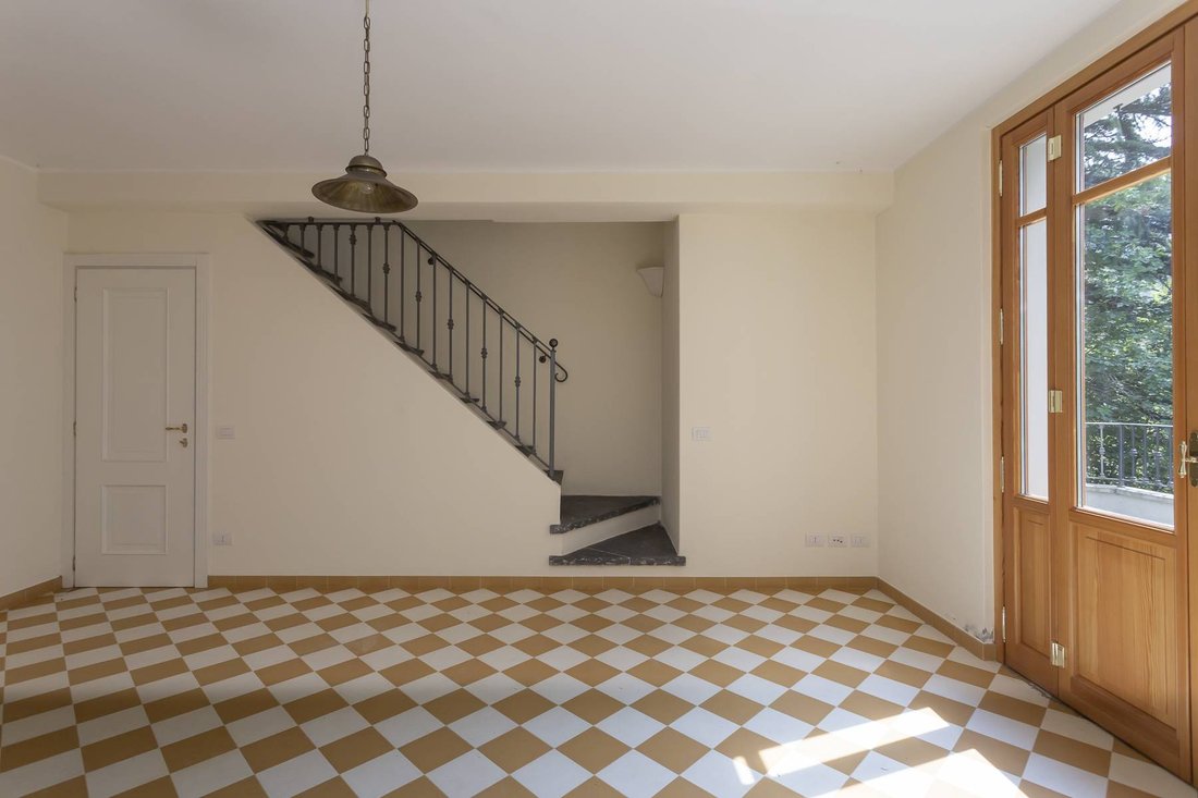 Villa in Brunate, Lombardy, Italy 3 - 18341764