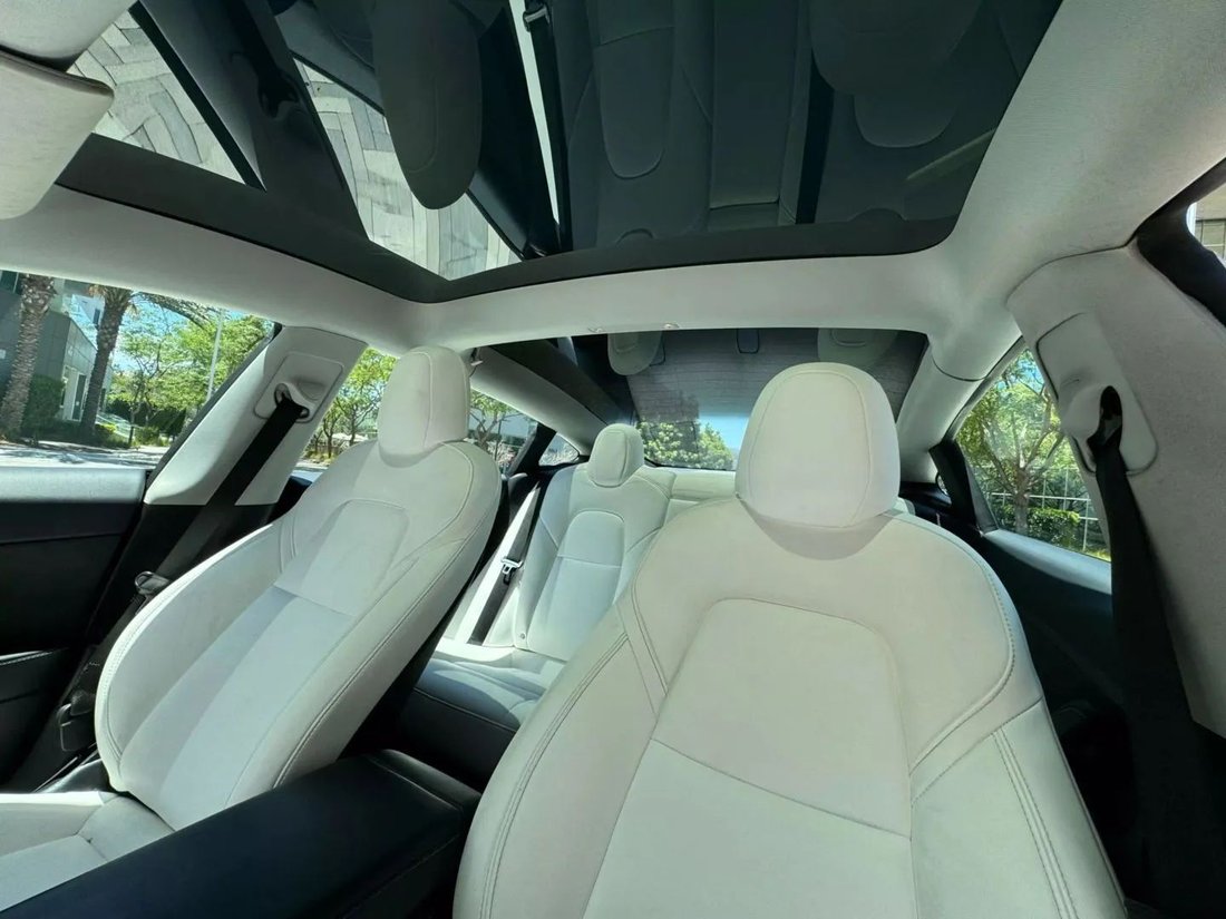 Sedan in Riverside, CA, United States 5 - 18333571