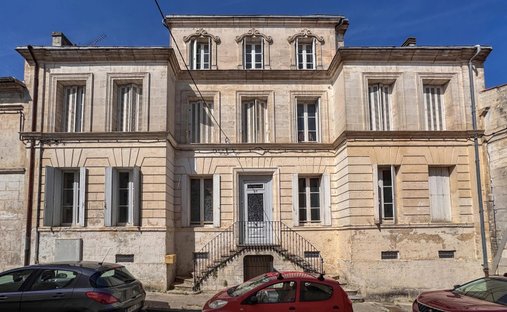 House in Châteauneuf-sur-Charente, Nouvelle-Aquitaine, France 1