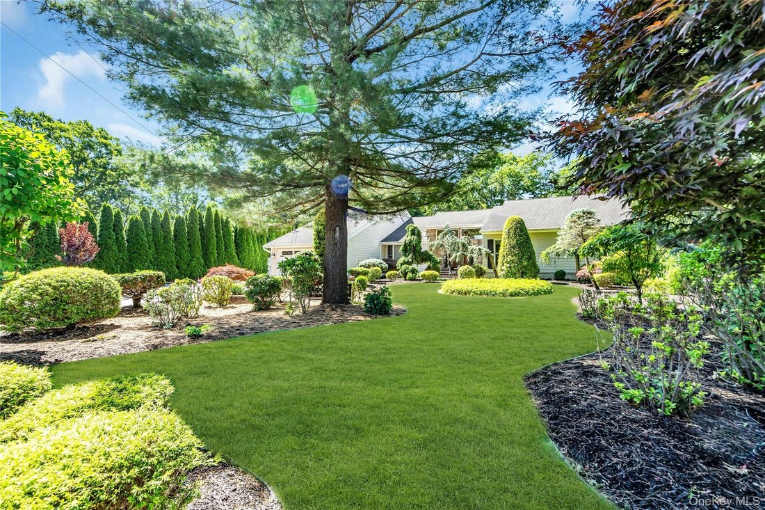 House in Smithtown, New York, United States 4 - 18348160