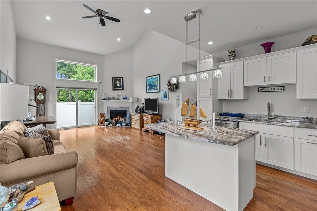 Condo in Cumberland, Rhode Island, United States 2 - 18342218
