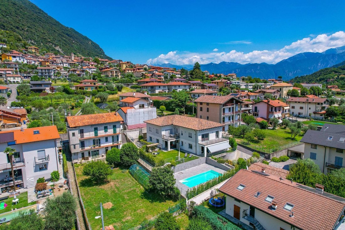 Apartment in Ossuccio, Lombardy, Italy 5 - 18341694
