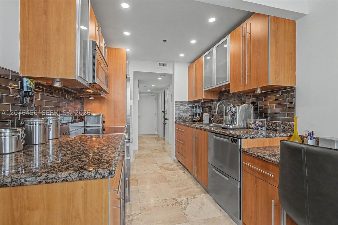 Condo in Miami Beach, Florida, United States 4 - 18340189