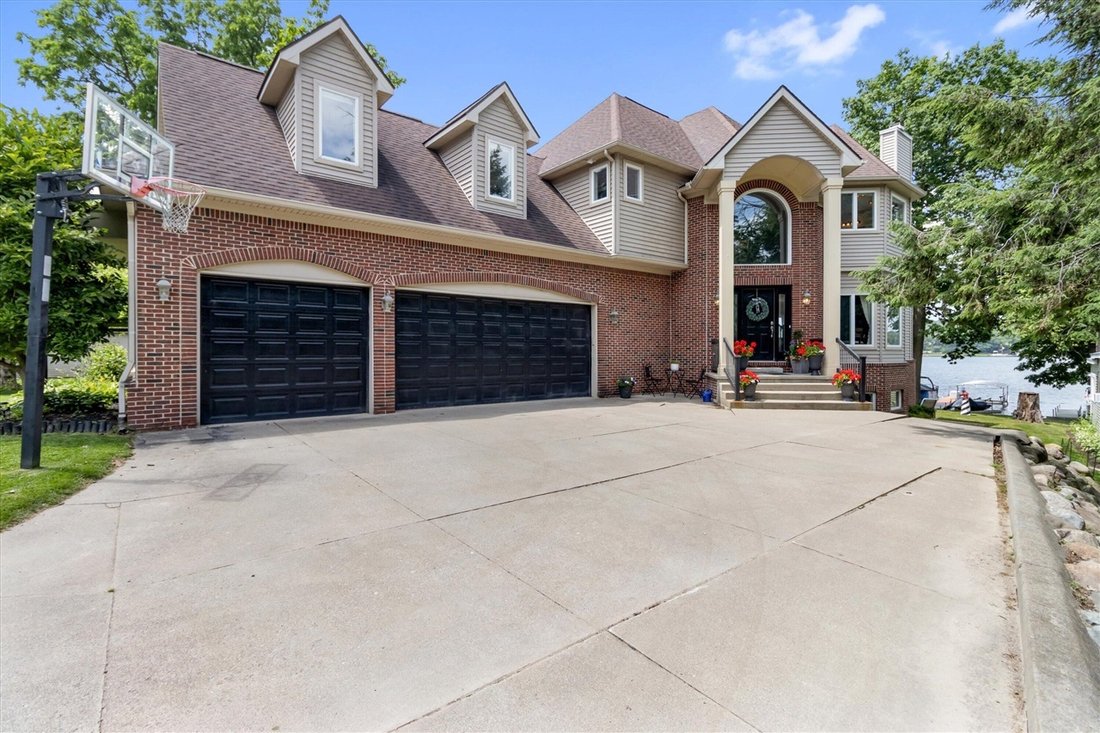 House in SPRINGFLD Township, Michigan, United States 2 - 18346329