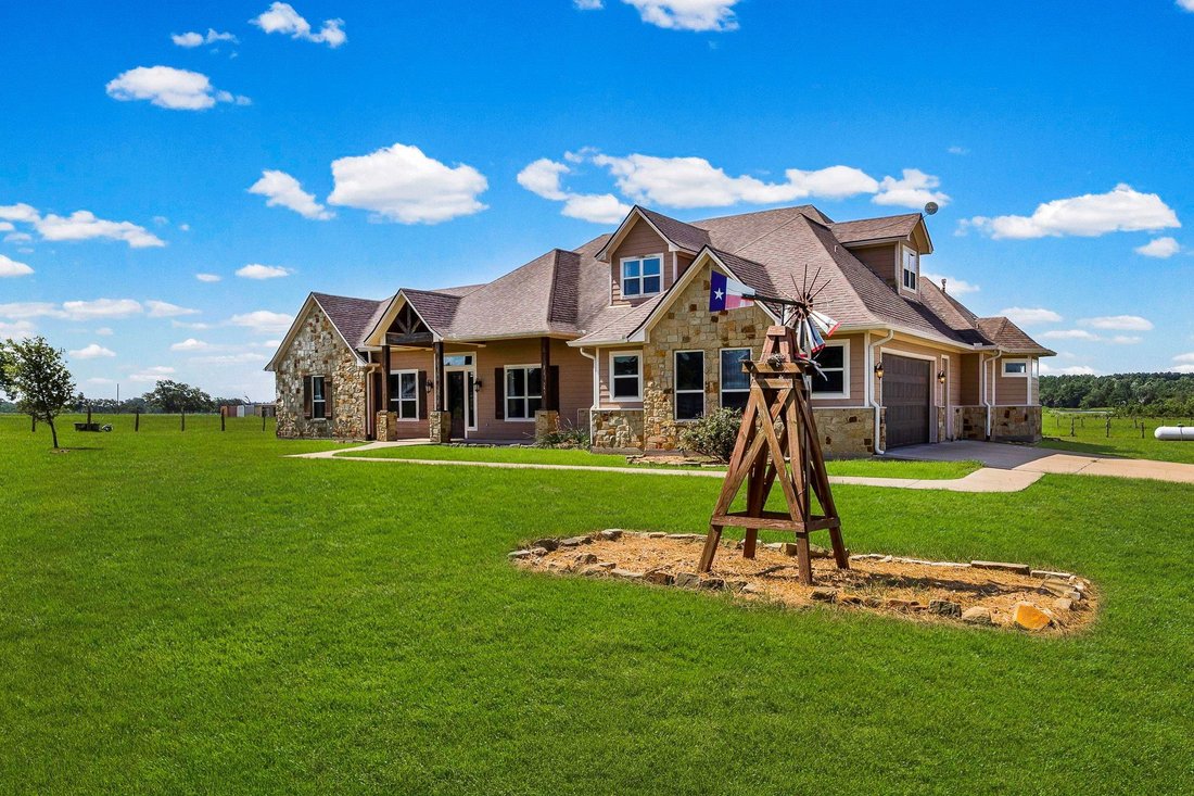 House in Oakhurst, Texas, United States 3 - 16509615