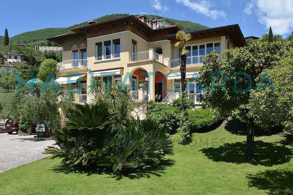 Villa in Gardone Riviera, Lombardy, Italy 3 - 18206566