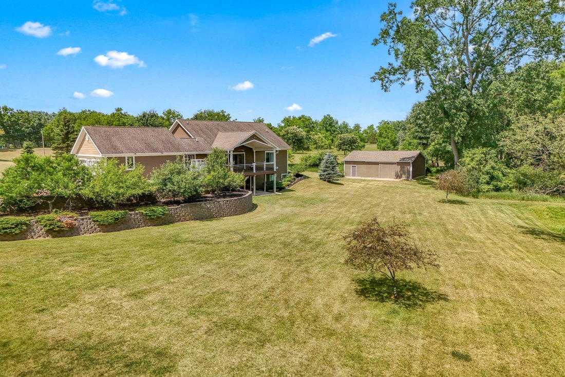 House in Jonesville, Michigan, United States 3 - 18348689