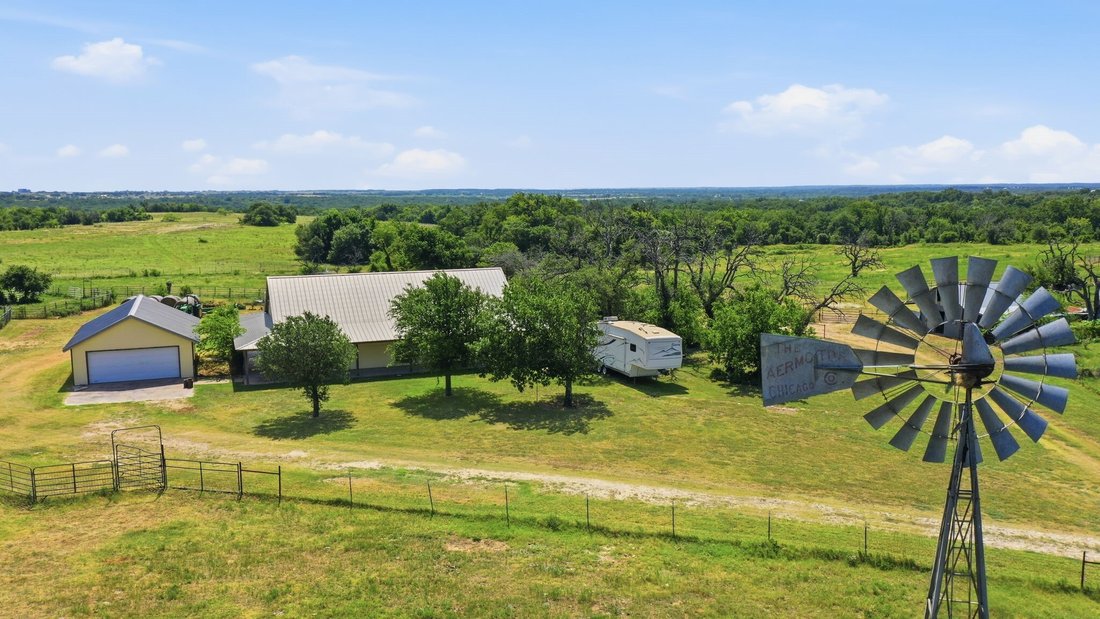 Farm Ranch in Stephenville, Texas, United States 3 - 18345574