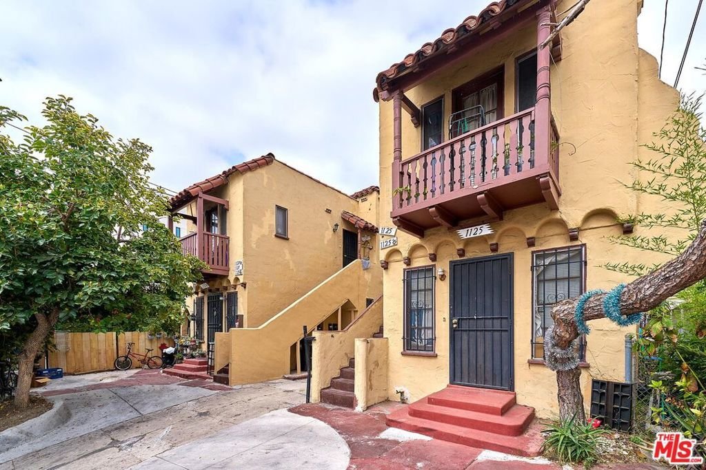 Los Angeles, California, United States 1 - 18339683