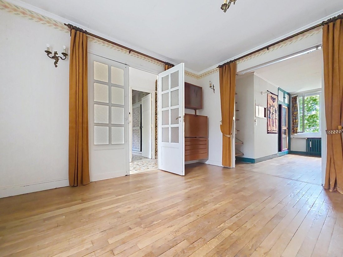 House in Les Lilas, Ile-de-France, France 2 - 18343404