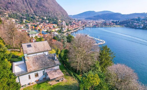 Villa in Laveno-Mombello, Lombardy, Italy 1