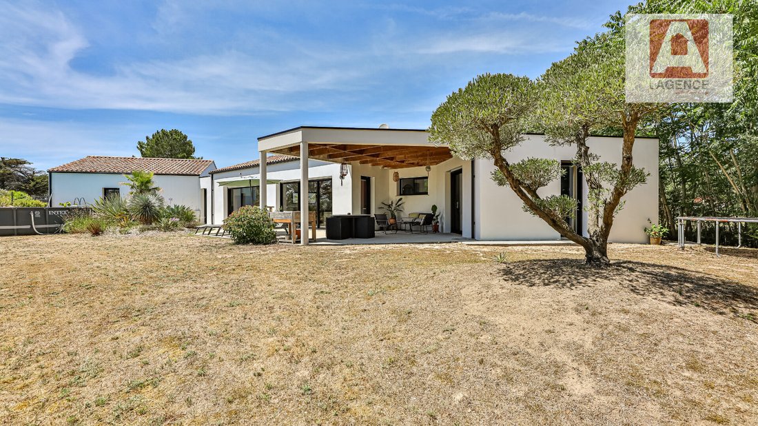 Villa in Arrondissement of Les Sables-d'Olonne, Pays de la Loire, France 1 - 18344568