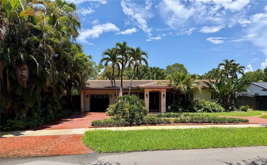House in Miami Lakes, Florida, United States 1 - 18345366