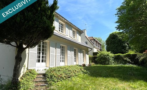 House in L'Étang-la-Ville, Ile-de-France, France 1