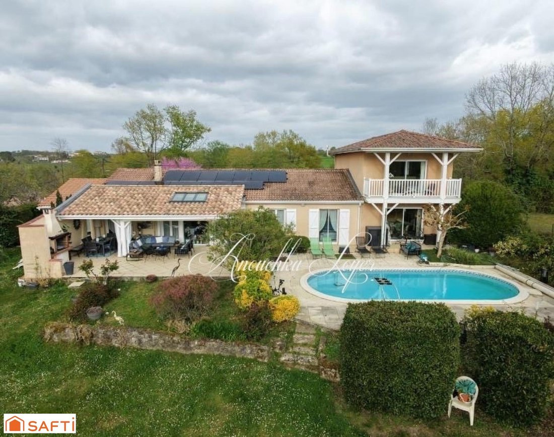 House in Le Pian-sur-Garonne, Nouvelle-Aquitaine, France 1 - 18343459