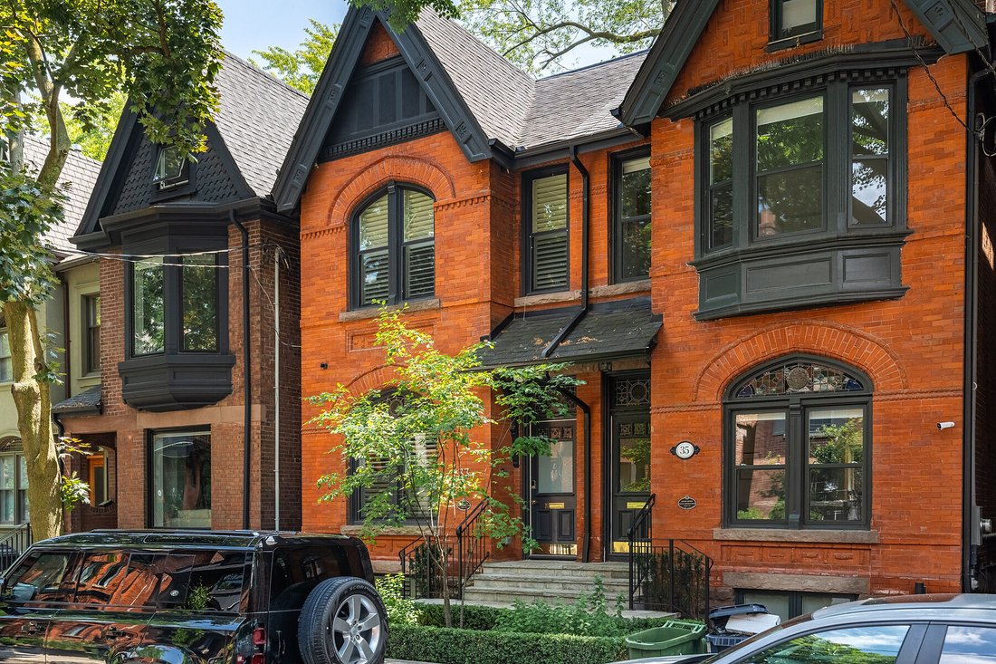 Townhouse in Toronto, Ontario, Canada 2 - 17911968