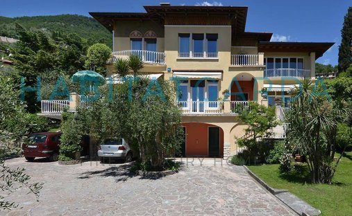 Villa in Gardone Riviera, Lombardy, Italy 1