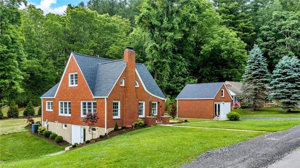 House in West Jefferson, North Carolina, United States 3 - 18346325