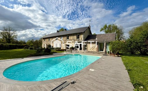 House in Saint-Martin-de-Boscherville, Normandy, France 1