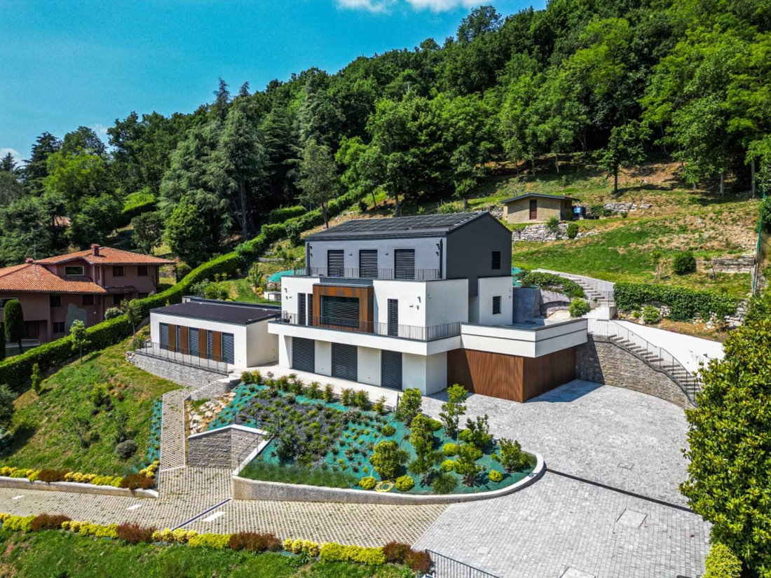 Villa in Ponteranica, Lombardy, Italy 2 - 18341759