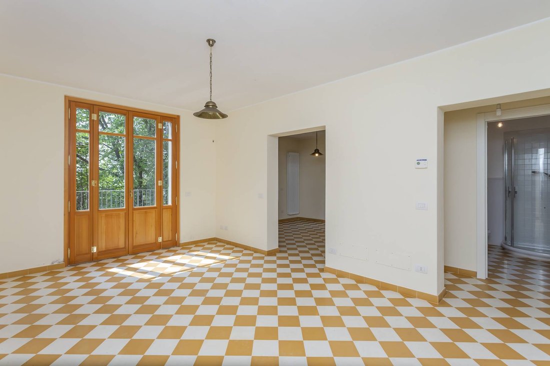 Villa in Brunate, Lombardy, Italy 5 - 18341764