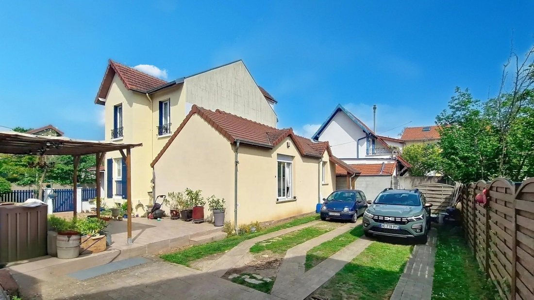 House in Napoleon, Maisons-Laffitte, France 2 - 17860527