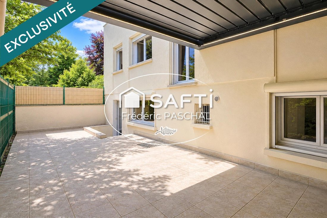 Plateau Ouest, Suresnes, France 1 - 18343412