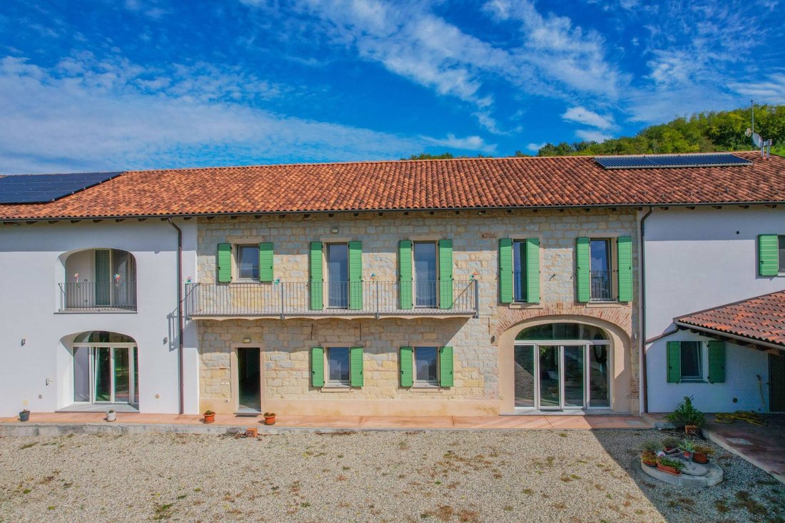 Villa in Sala Monferrato, Piedmont, Italy 1 - 18341724