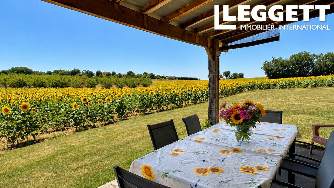 House in Lauzun, Nouvelle-Aquitaine, France 2 - 17404489