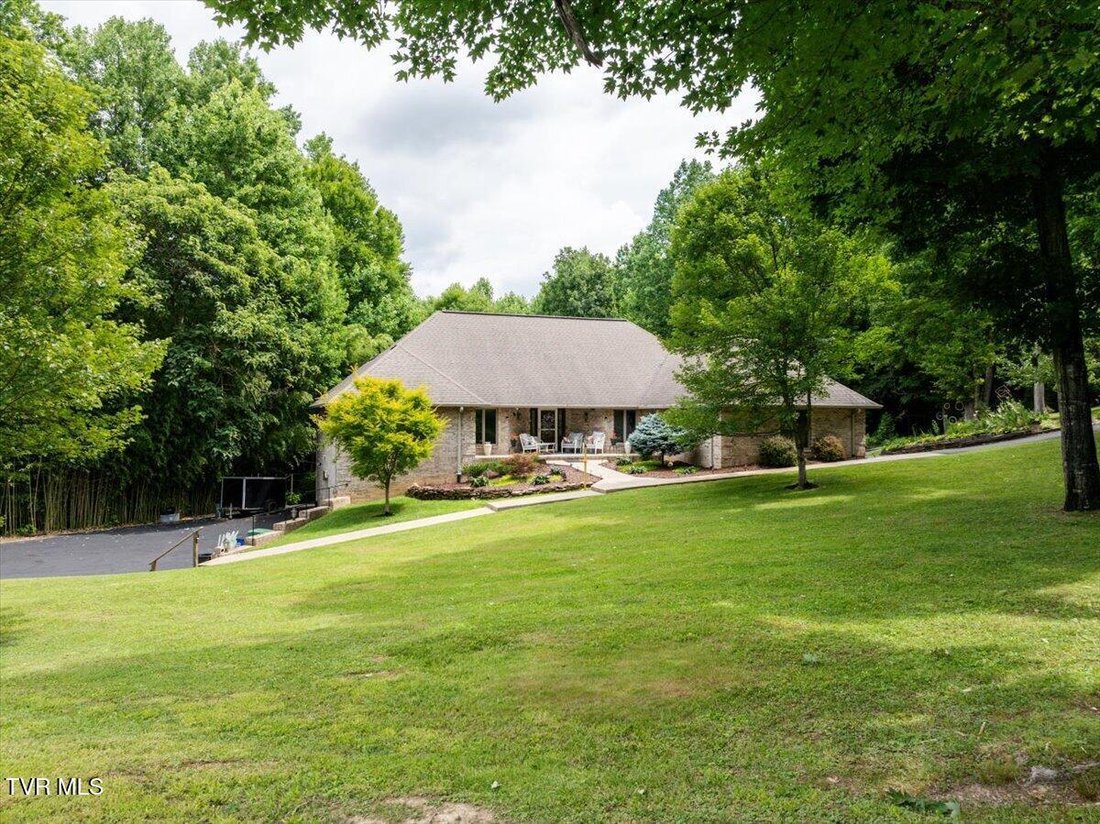 House in Elizabethton, Tennessee, United States 2 - 18349012