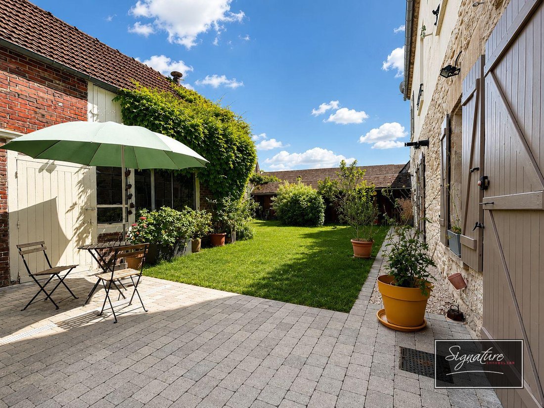 House in Rully, Hauts-de-France, France 2 - 18345653