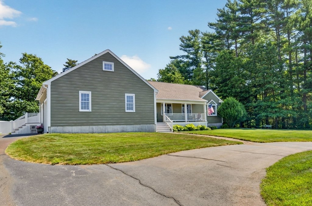 House in Carver, Massachusetts, United States 4 - 18349040