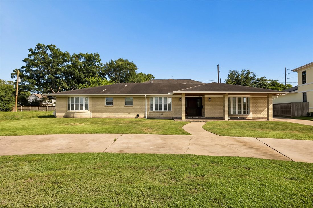 House in Houston, Texas, United States 3 - 18342349