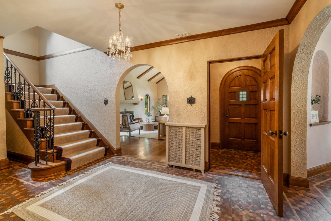 House in Wauwatosa, Wisconsin, United States 4 - 18349742