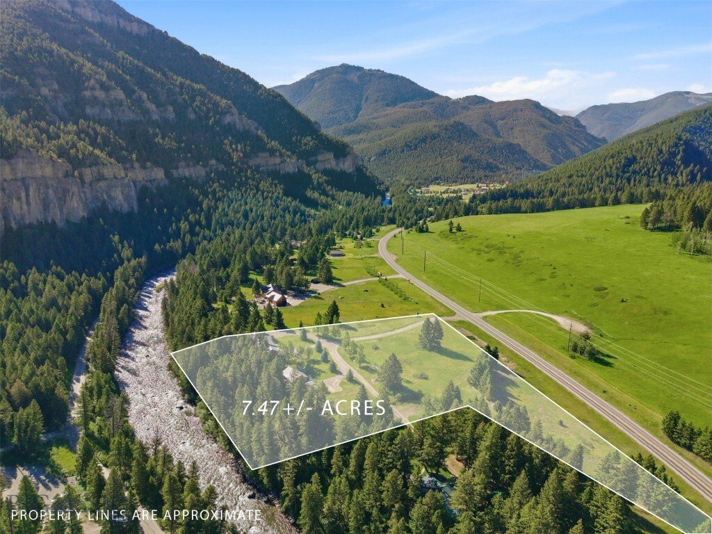 Gallatin Gateway, Montana, United States 2 - 18349881