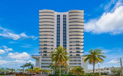 Condo in Miami Beach, Florida, United States 1