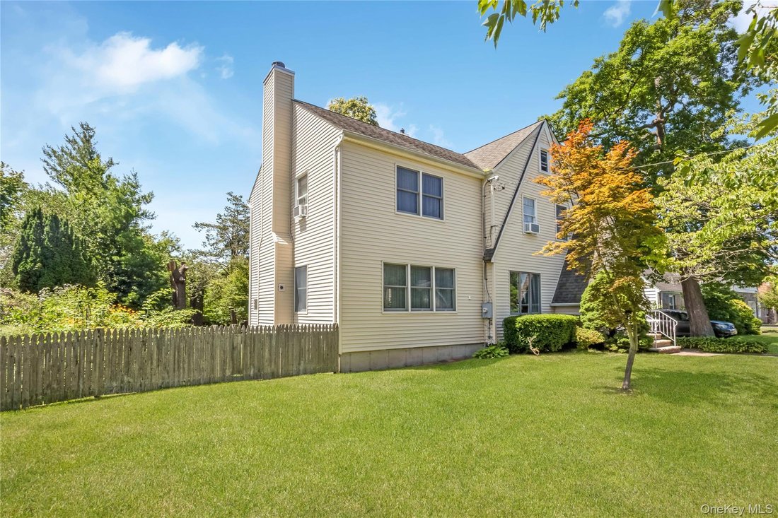 House in West Hempstead, New York, United States 4 - 18349035